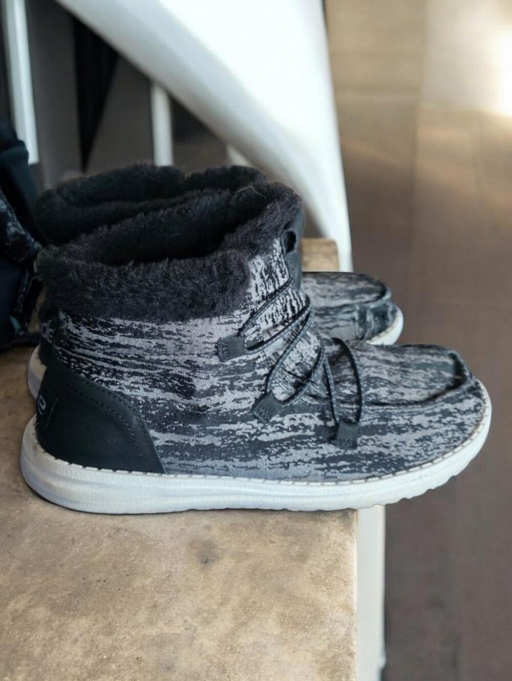 HEY DUDES ( 7 ) Lea Fur Black Slip-In Cozy Warm Bootie
